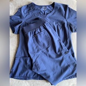 Cherokee Infinity scrub set